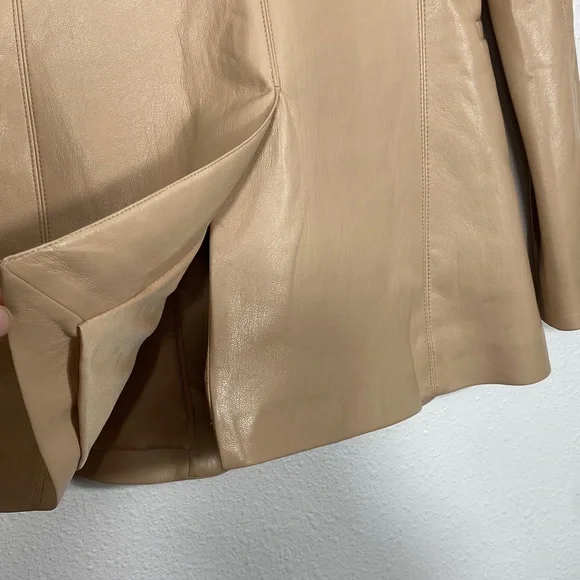 Alice + Olivia Women’s Almond Faux Leather Jacket Size 4 - Picture 8 of 16